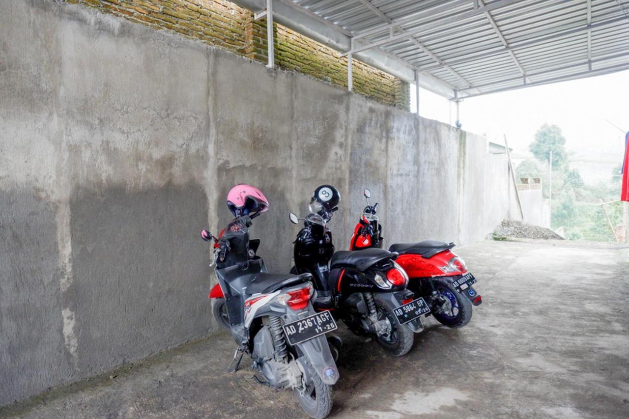 Reddoorz Near Candi Cetho Karanganyar Karanganyar  Extérieur photo
